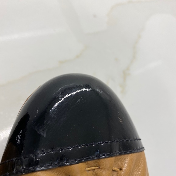 TORY BURCH ABBEY LEATHER/PATTEN SIZE 6 FLATS - Picture 8 of 10